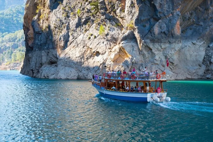 Natural Wonder Green Canyon Boat Tour